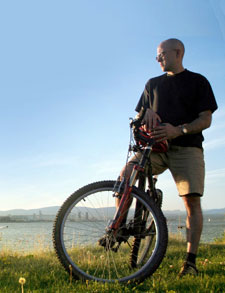 Canada-Quebec-Bike and Cruise the Montreal Waterways